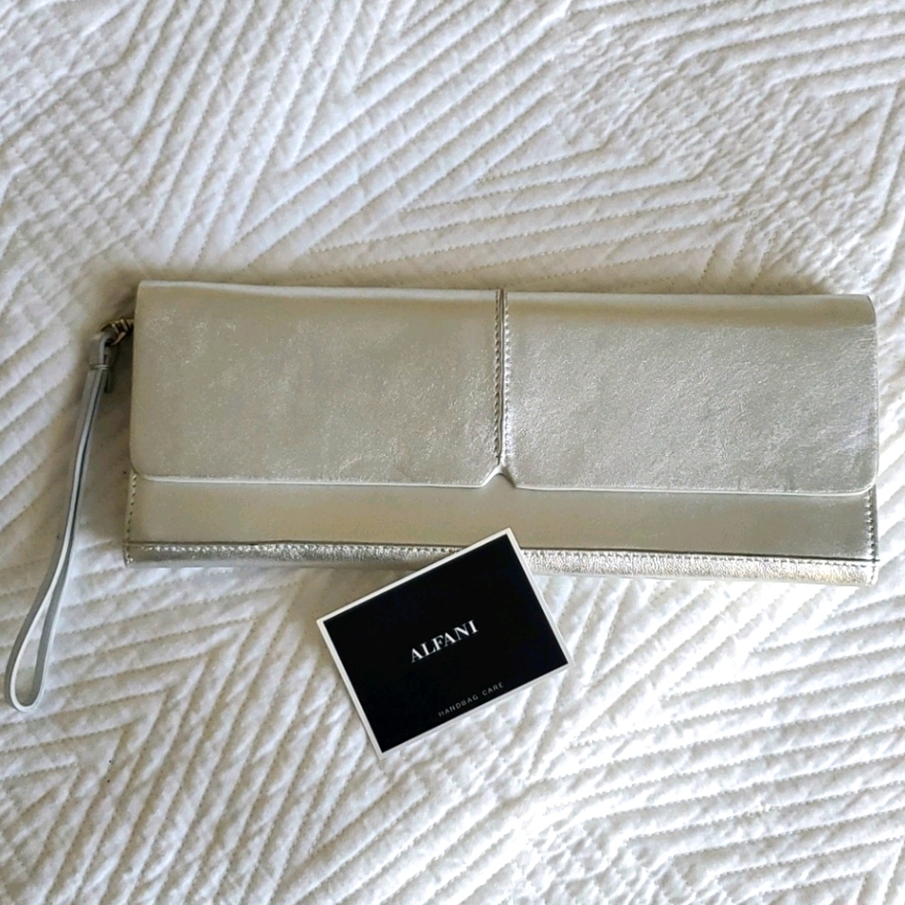 Alfani Clutch